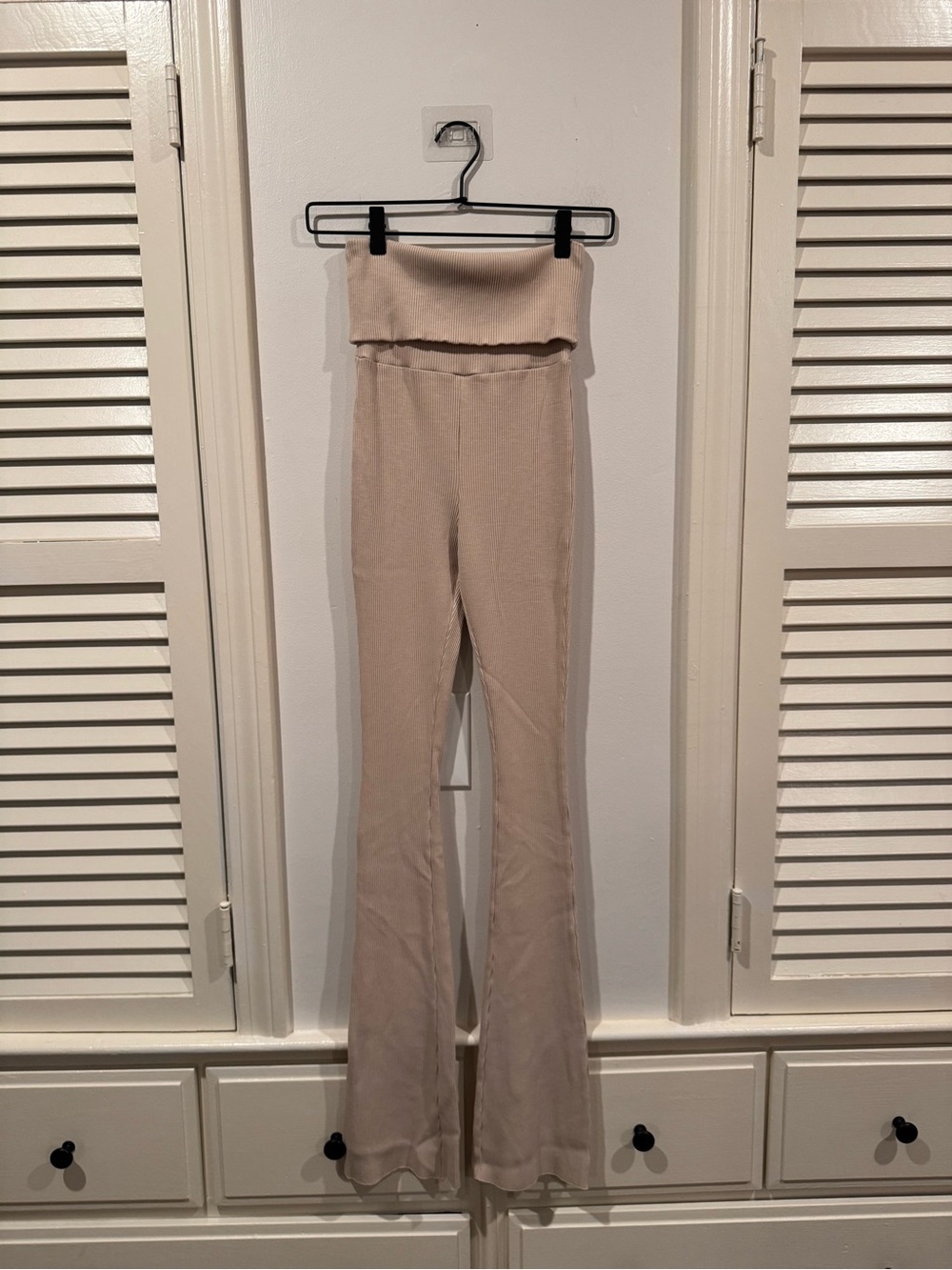 ZARA beige ribbed fold over mini flare yoga pants